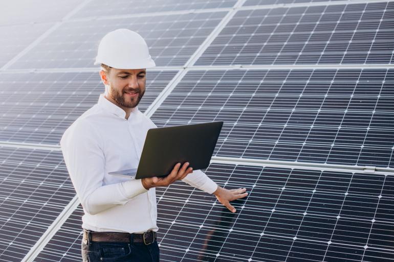 Quanto custa instalar painéis solares numa empresa?